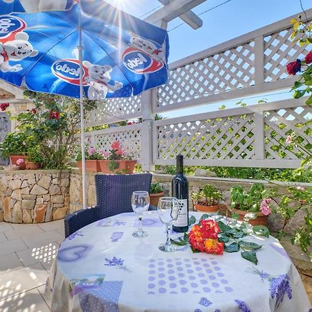 Apartment Neno - Terrace & Parking Veli Losinj Bagian luar foto
