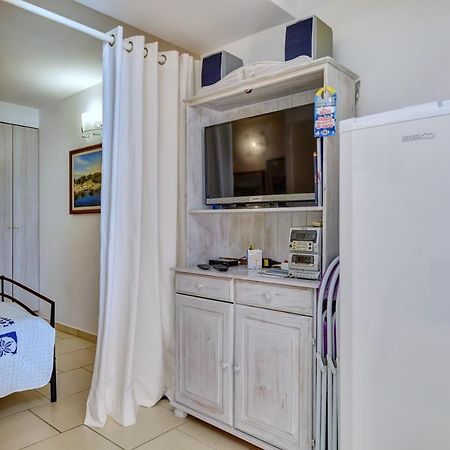 Apartment Neno - Terrace & Parking Veli Losinj Bagian luar foto