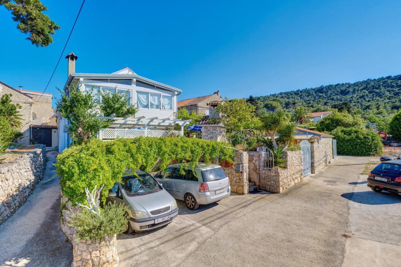 Apartment Neno - Terrace & Parking Veli Losinj Bagian luar foto
