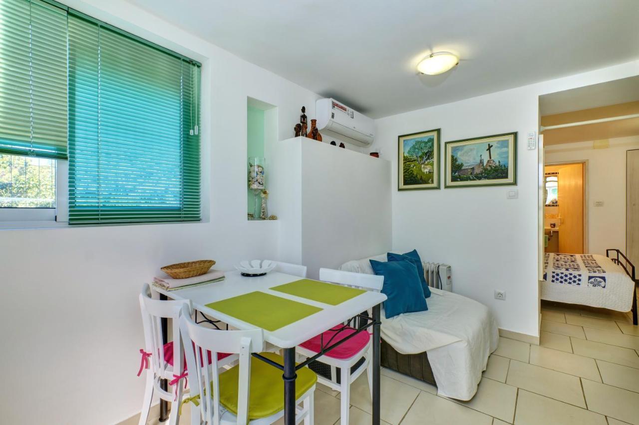 Apartment Neno - Terrace & Parking Veli Losinj Bagian luar foto