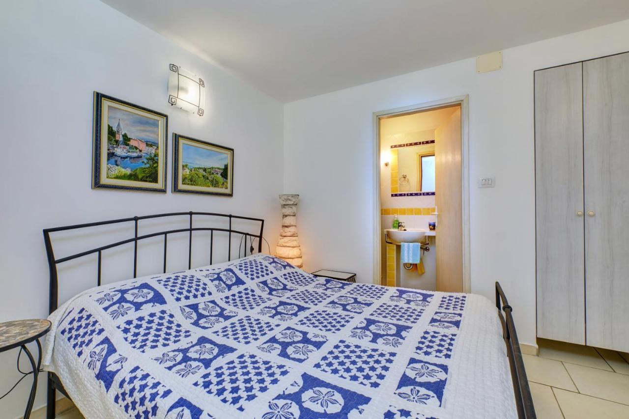 Apartment Neno - Terrace & Parking Veli Losinj Bagian luar foto