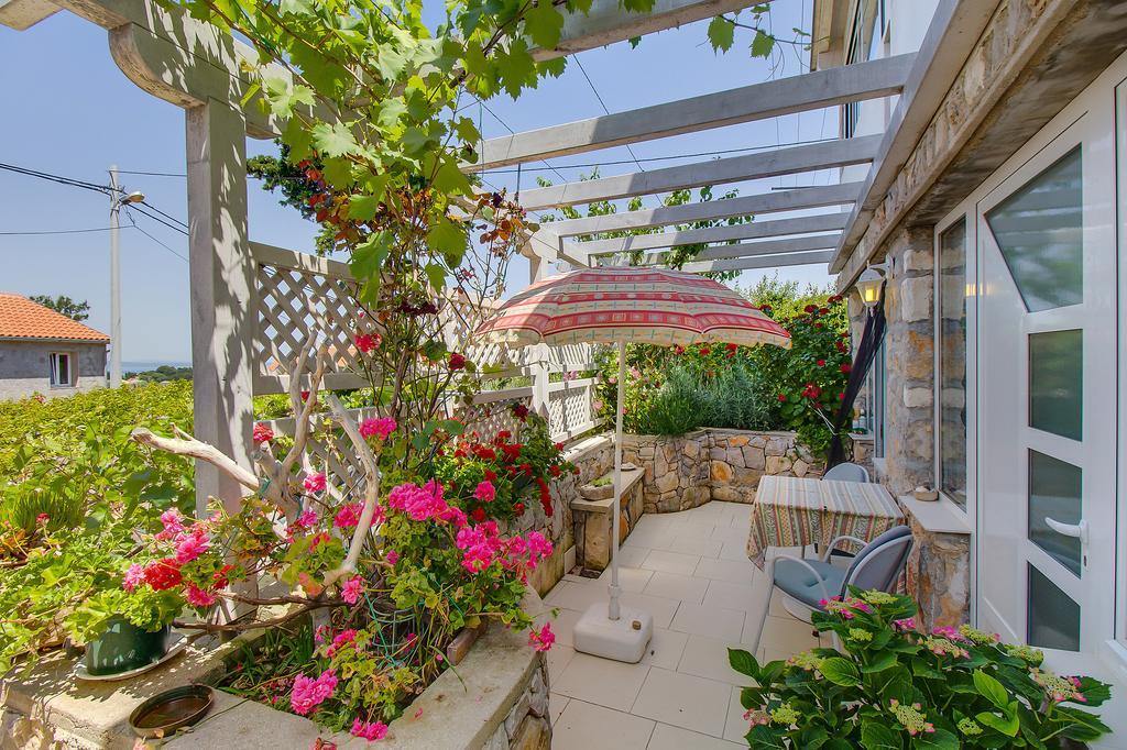 Apartment Neno - Terrace & Parking Veli Losinj Bagian luar foto