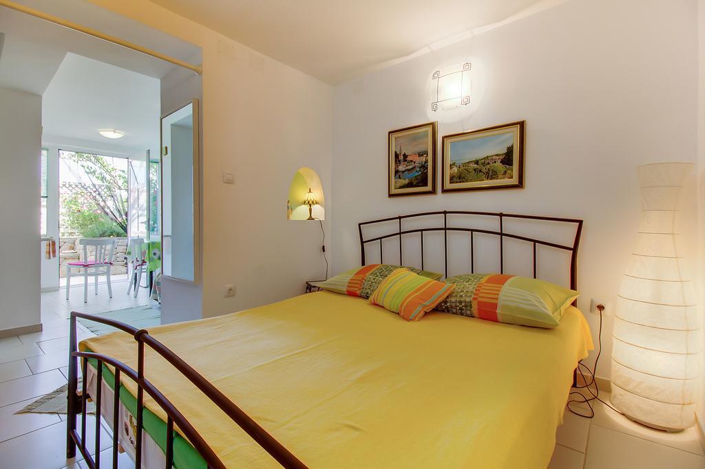 Apartment Neno - Terrace & Parking Veli Losinj Bagian luar foto