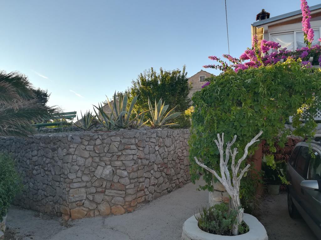 Apartment Neno - Terrace & Parking Veli Losinj Bagian luar foto