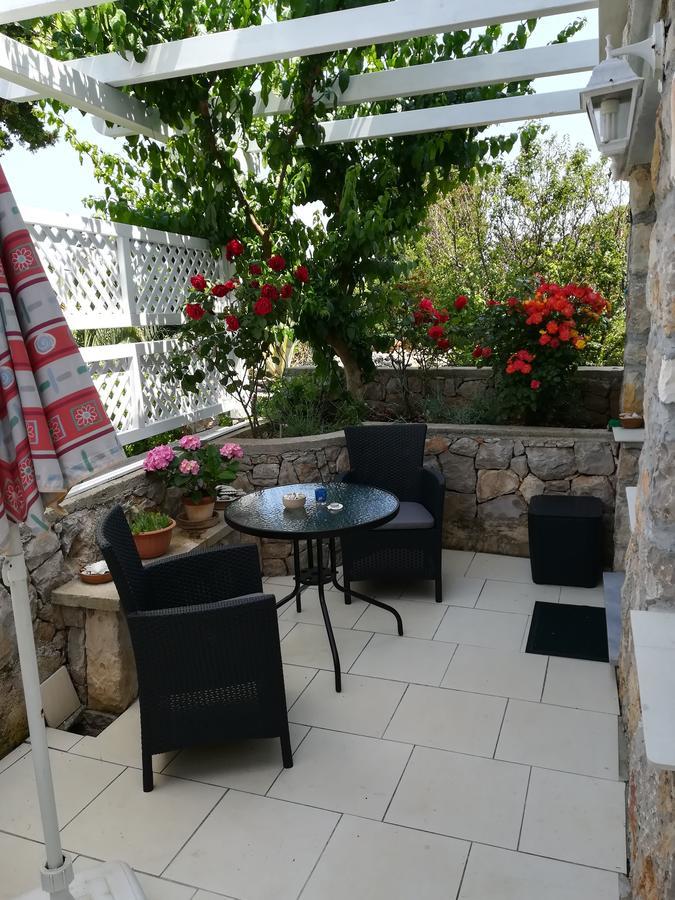 Apartment Neno - Terrace & Parking Veli Losinj Bagian luar foto
