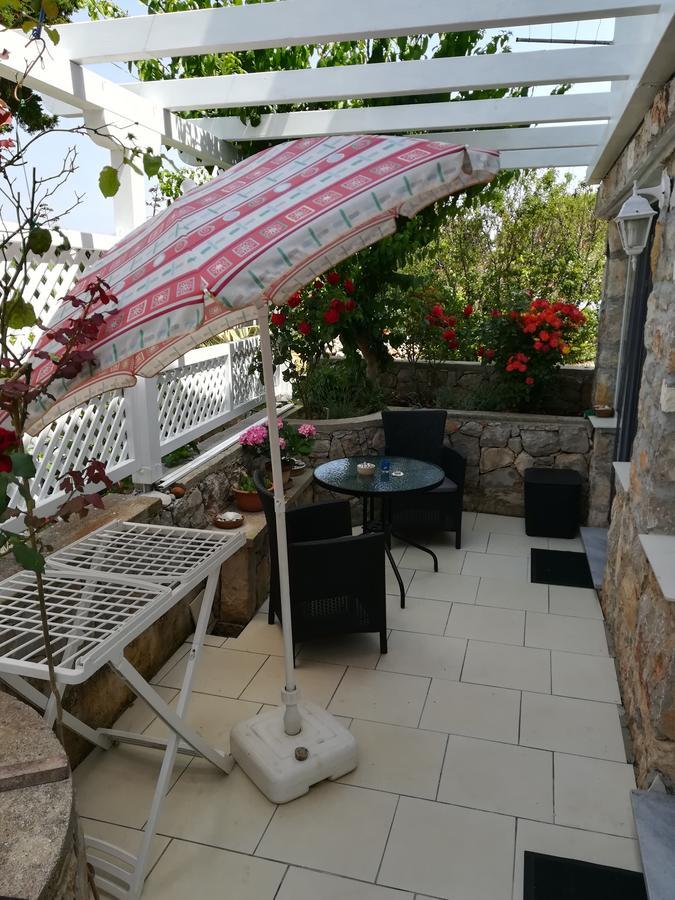 Apartment Neno - Terrace & Parking Veli Losinj Bagian luar foto