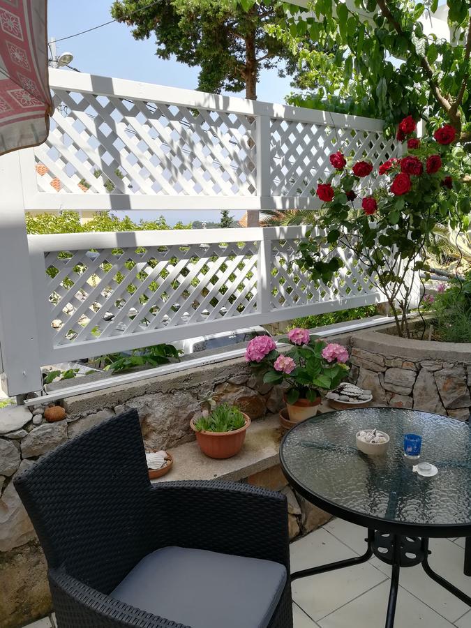 Apartment Neno - Terrace & Parking Veli Losinj Bagian luar foto