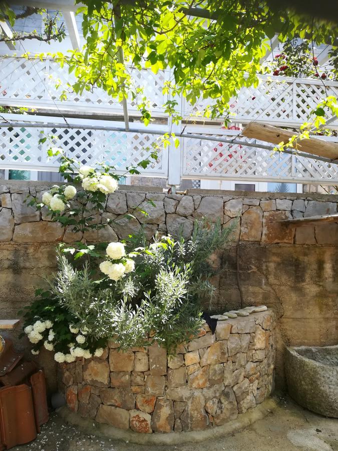 Apartment Neno - Terrace & Parking Veli Losinj Bagian luar foto